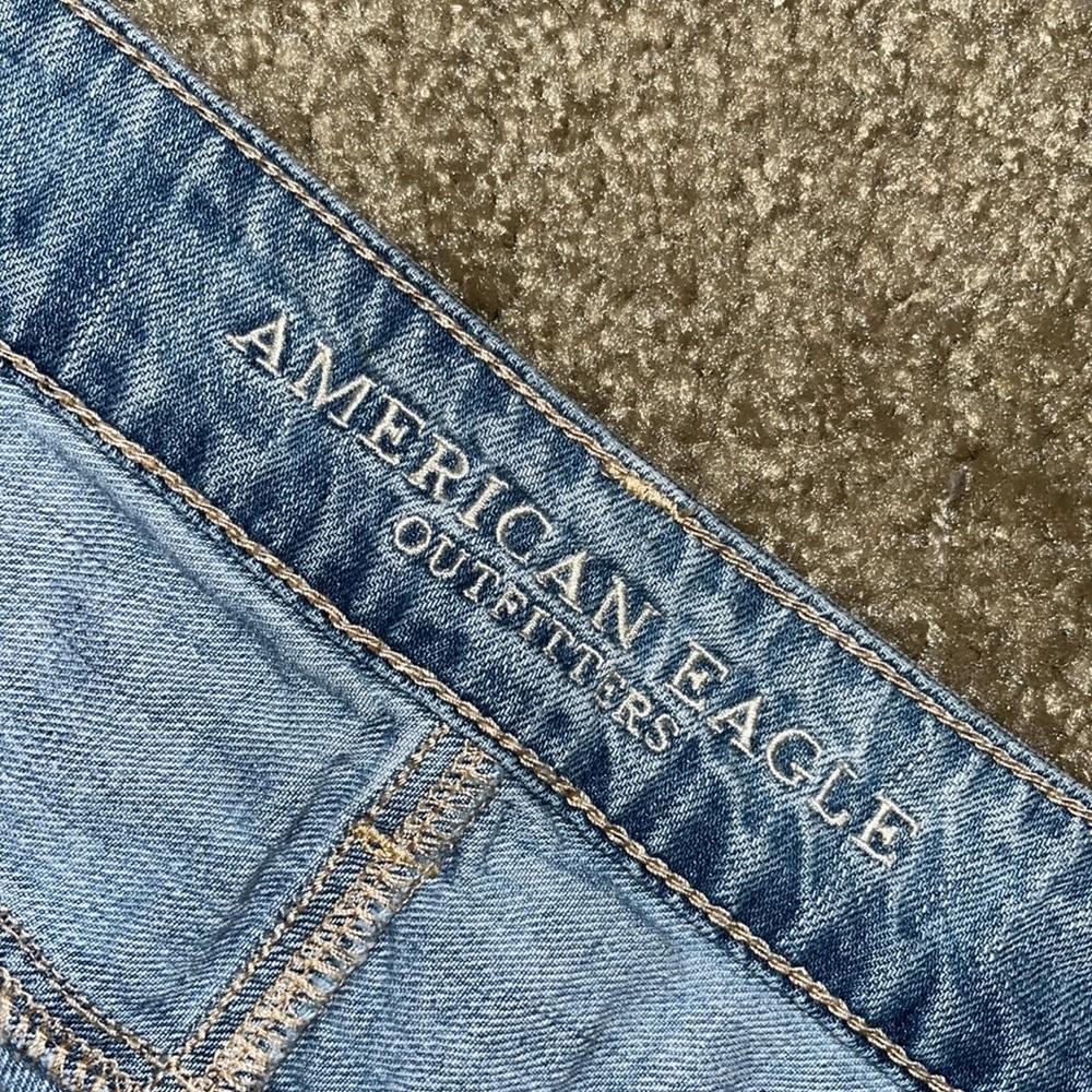 COPY - American Eagle “Tomgirl” ripped jeans - Picture 5 of 16